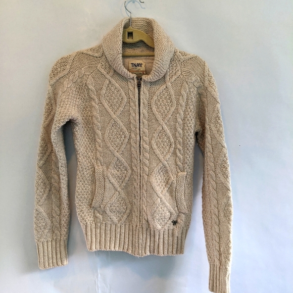 Aritzia Sweaters - Aritzia TNA zip up sweater S in EUC